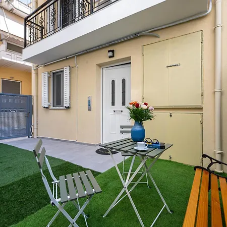 Homeasy - Getaways With Private Parking Kalamata