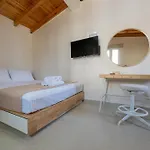Homeasy - Getaways With Private Parking