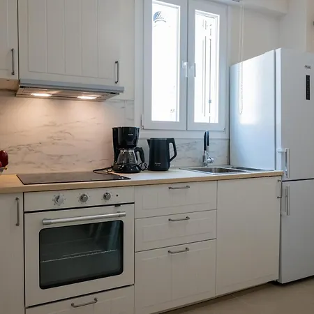Homeasy - Getaways With Private Parking Apartamento Kalamata