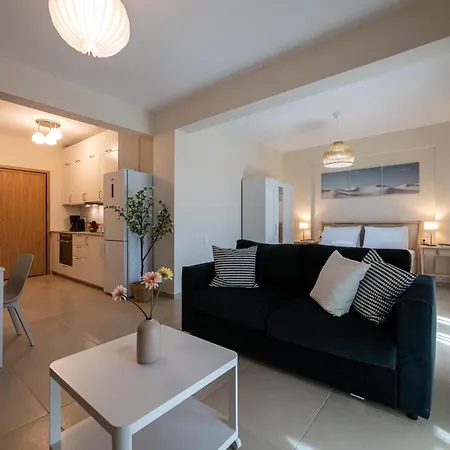 Homeasy - Getaways With Private Parking Kalamata