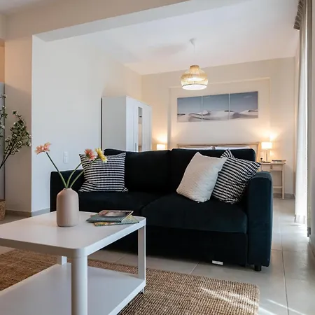 Homeasy - Getaways With Private Parking * Kalamata