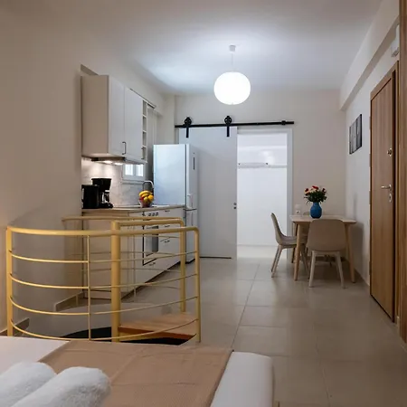 Homeasy - Getaways With Private Parking * Kalamata