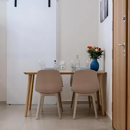 Homeasy - Getaways With Private Parking