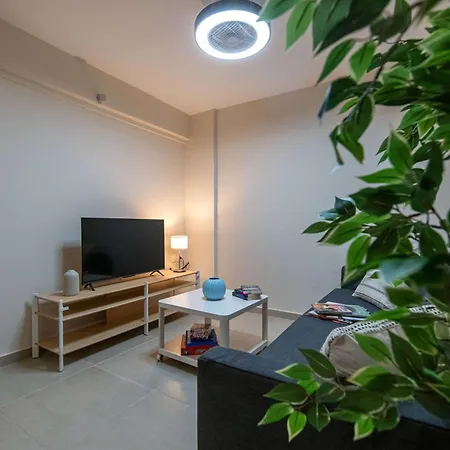 Homeasy - Getaways With Private Parking Appartement
