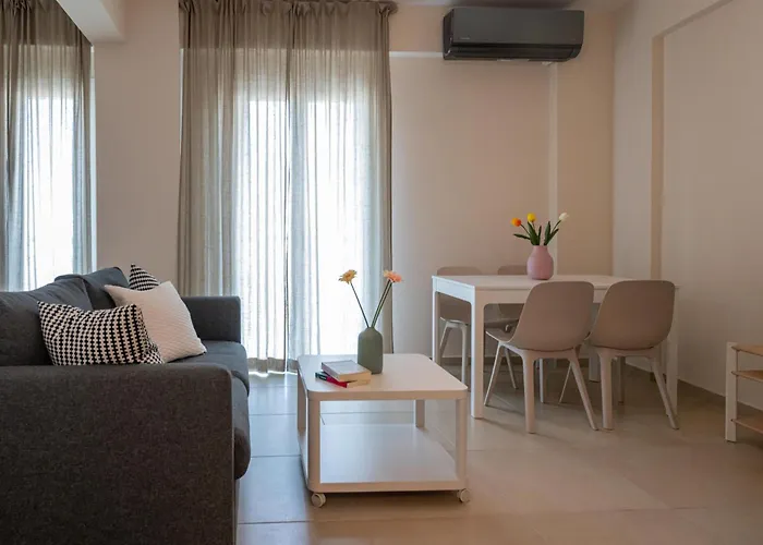 Homeasy - Getaways With Private Parking Kalamata