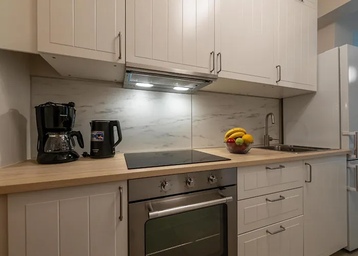 Homeasy - Getaways With Private Parking Apartment