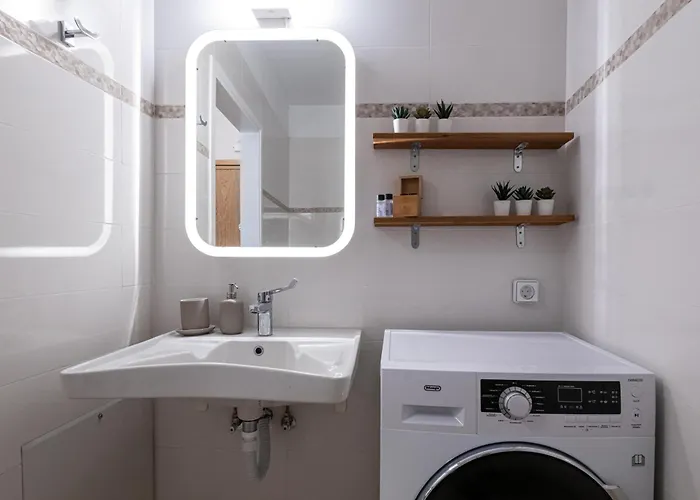 Homeasy - Getaways With Private Parking