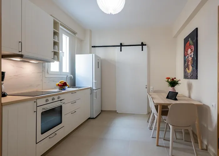 Homeasy - Getaways With Private Parking Apartment