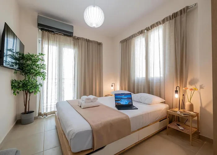 Homeasy - Getaways With Private Parking * Kalamata