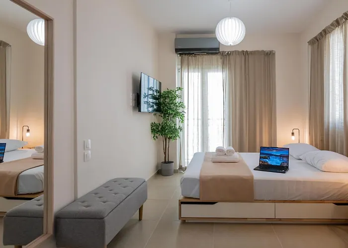Homeasy - Getaways With Private Parking 칼라마타